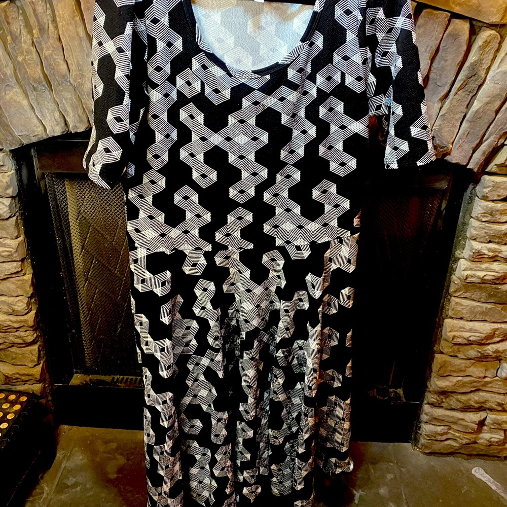 Black patterned 2XL Nicole Lularoe